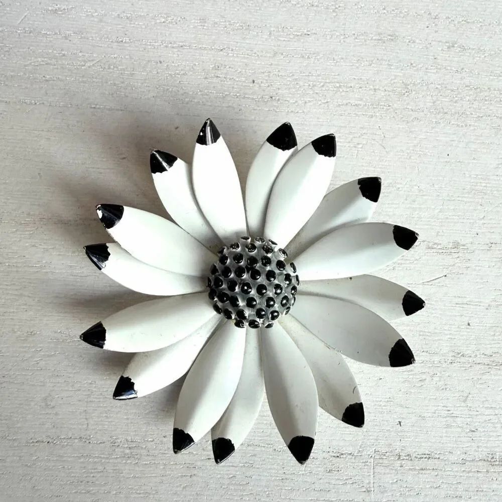 Vintage Black White Enamel Daisy Flower Brooch Statement Floral Pin